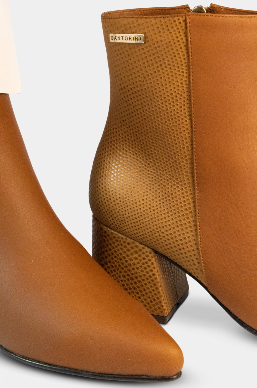 BOTINES PARA MUJER BRUNA CUERO MIEL SANTORINI - vista 3