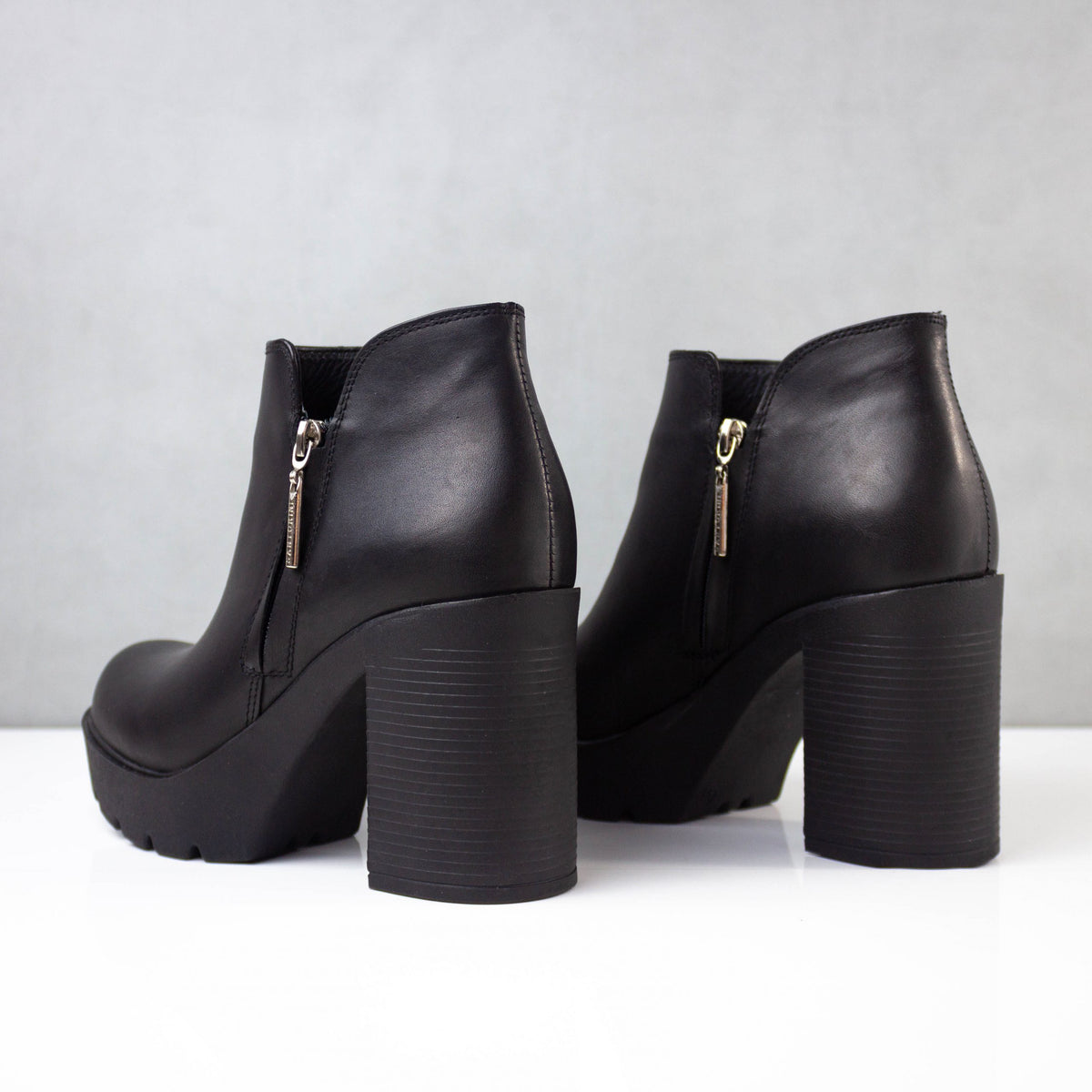 BOTINES PARA MUJER JANA CUERO NEGRO SANTORINI - vista 4