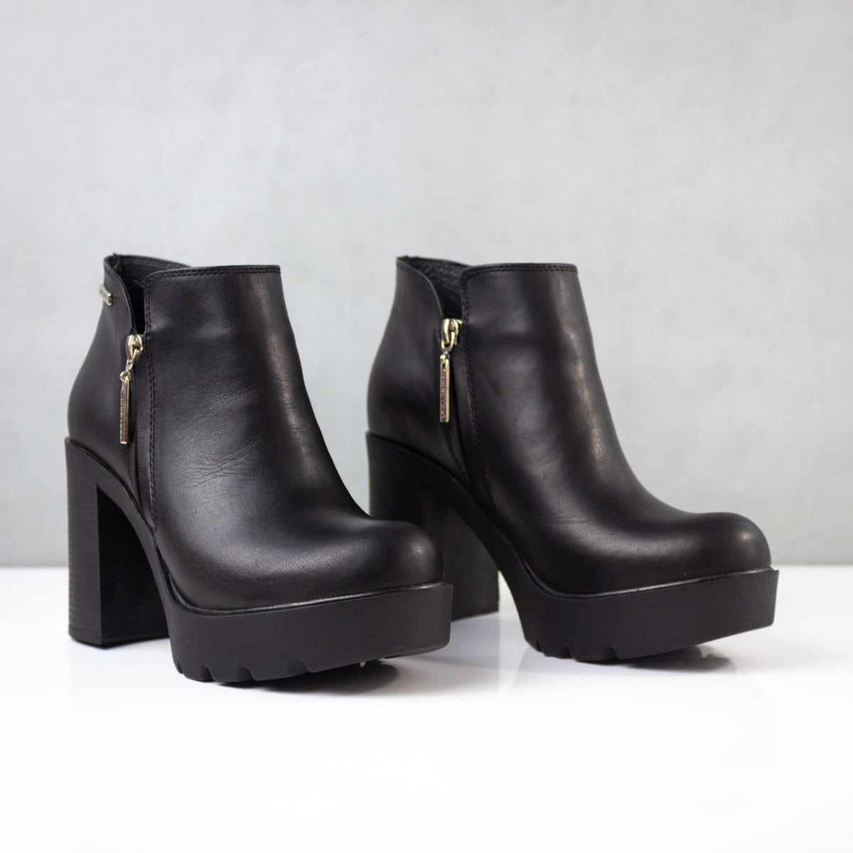BOTINES PARA MUJER JANA CUERO NEGRO SANTORINI - vista 3